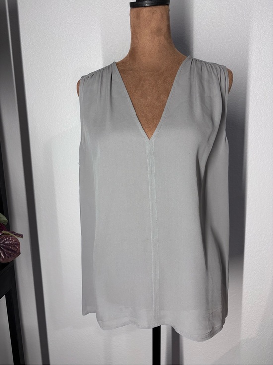 Vince Tops - Vince Light Gray V-Neck Sleeveless Silk Camisole Top